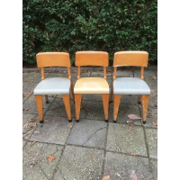 Vintage design houten schoolstoeltjes uit de jaren 60